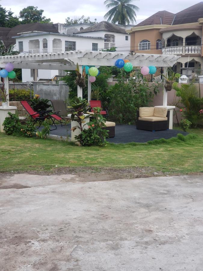 Grace Garden Guesthouse By Eminence Ent Ocho Rios Exterior photo